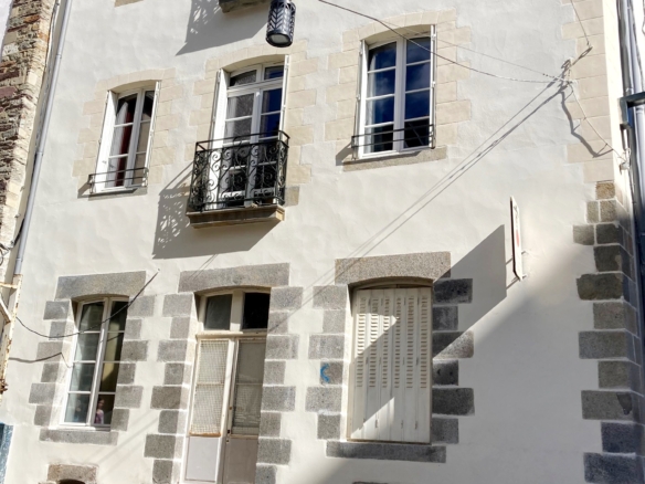 1952026 FACADE