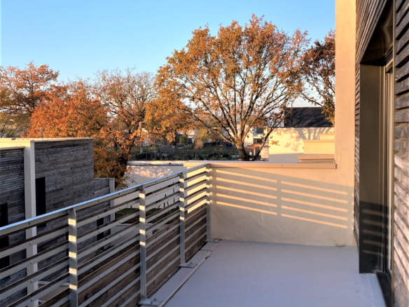 1332022 VUE BALCON1